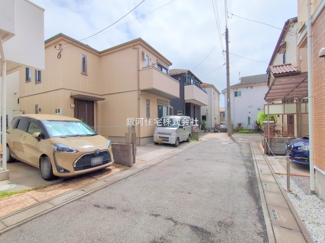 G00381803 埼玉県さいたま市緑区大間木２丁目 中古一戸建て 3990万円 土地面積100.67m² (約30.45坪) 建物面積93.32m² (約28.22坪) 間取り３ＬＤＫ 築年月2010年11月(築15年)【外観3】