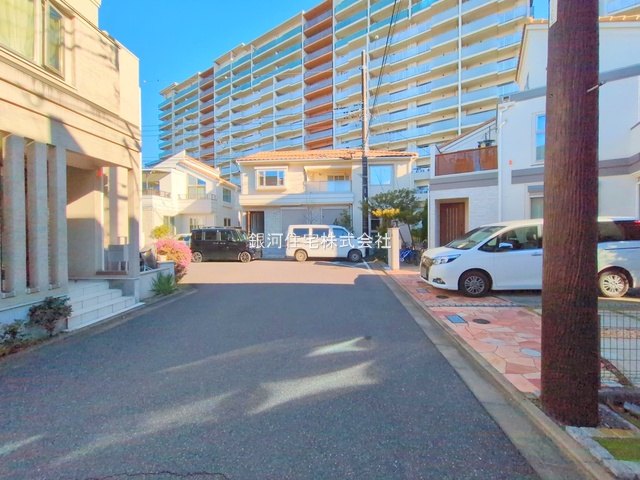 G00381889 千葉県千葉市美浜区稲毛海岸５丁目 中古一戸建て 4799万円 土地面積117.68m² (約35.59坪) 建物面積100.34m² (約30.35坪) 間取り４ＬＤＫ 築年月2012年07月(築13年)【外観3】