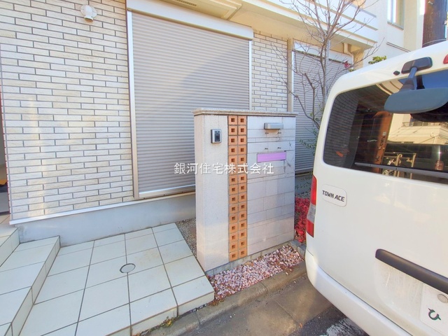 G00381889 千葉県千葉市美浜区稲毛海岸５丁目 中古一戸建て 4799万円 土地面積117.68m² (約35.59坪) 建物面積100.34m² (約30.35坪) 間取り４ＬＤＫ 築年月2012年07月(築13年)【外観8】