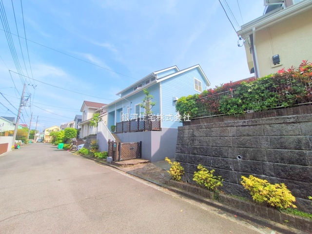 G00381890 神奈川県横浜市青葉区美しが丘西２丁目 中古一戸建て 6299万円 土地面積188.85m² (約57.12坪) 建物面積113.02m² (約34.18坪) 間取り４ＬＤＫ 築年月1995年07月(築30年)【外観3】