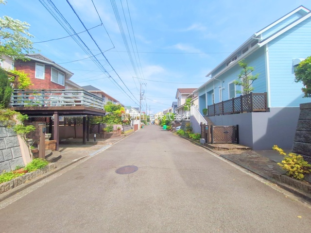 G00381890 神奈川県横浜市青葉区美しが丘西２丁目 中古一戸建て 6299万円 土地面積188.85m² (約57.12坪) 建物面積113.02m² (約34.18坪) 間取り４ＬＤＫ 築年月1995年07月(築30年)【外観13】