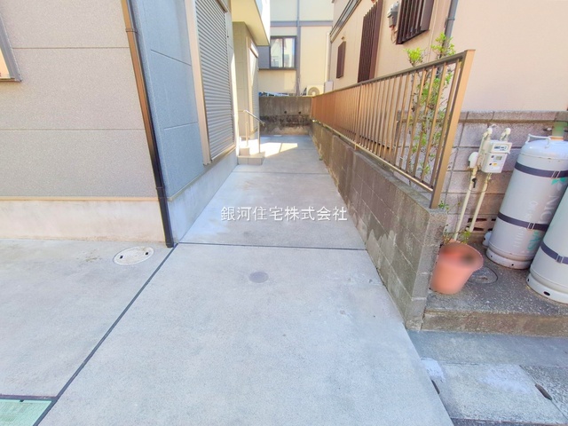 G00381894 埼玉県さいたま市大宮区三橋１丁目 中古一戸建て 2499万円 土地面積100.08m² (約30.27坪) 建物面積80.32m² (約24.29坪) 間取り３ＬＤＫ 築年月2013年04月(築12年)【外観4】