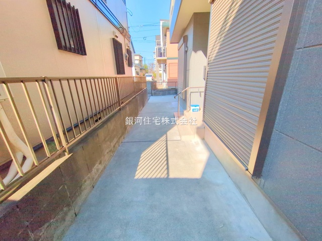 G00381894 埼玉県さいたま市大宮区三橋１丁目 中古一戸建て 2499万円 土地面積100.08m² (約30.27坪) 建物面積80.32m² (約24.29坪) 間取り３ＬＤＫ 築年月2013年04月(築12年)【外観5】