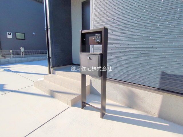 G00381900 東京都八王子市川口町 新築一戸建て 2980万円 土地面積151.40m² (約45.79坪) 建物面積100.44m² (約30.38坪) 間取り３ＬＤＫ 築年月2025年10月(築１年以内)【外観7】