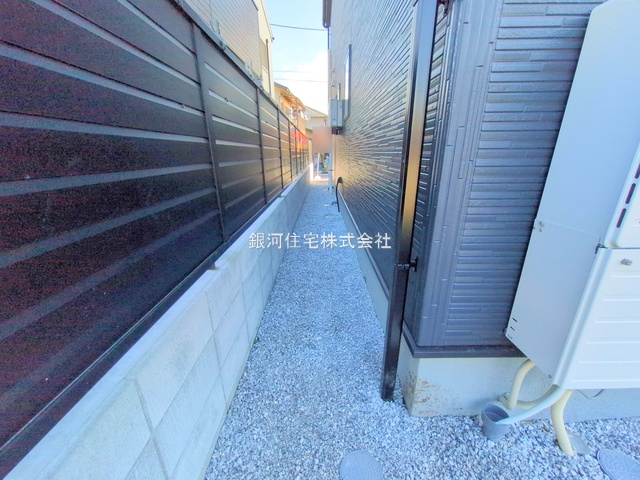 G00381900 東京都八王子市川口町 新築一戸建て 2980万円 土地面積151.40m² (約45.79坪) 建物面積100.44m² (約30.38坪) 間取り３ＬＤＫ 築年月2025年10月(築１年以内)【外観14】