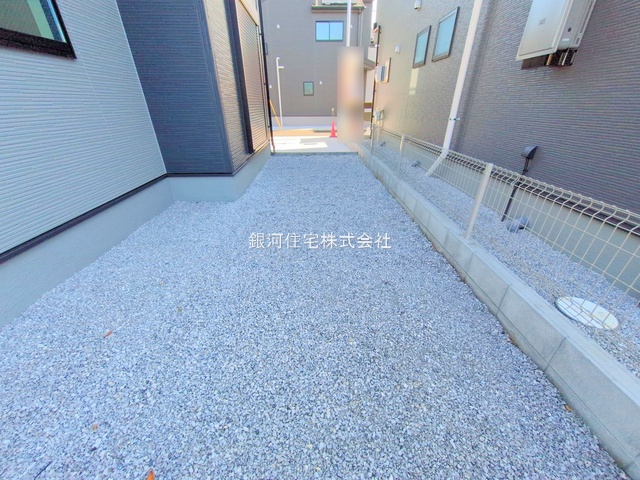 G00381900 東京都八王子市川口町 新築一戸建て 2980万円 土地面積151.40m² (約45.79坪) 建物面積100.44m² (約30.38坪) 間取り３ＬＤＫ 築年月2025年10月(築１年以内)【外観17】