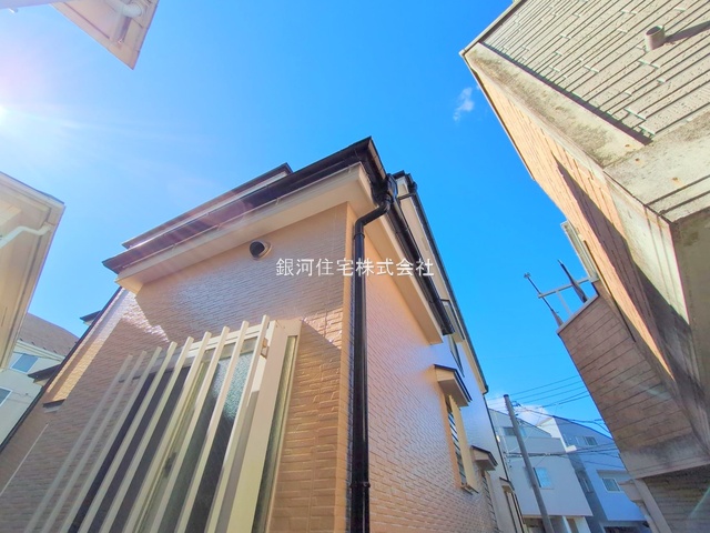 G00381973 神奈川県横浜市西区境之谷 中古一戸建て 4499万円 土地面積100.11m² (約30.28坪) 建物面積94.54m² (約28.59坪) 間取り４ＬＤＫ 築年月2002年08月(築23年)【外観13】