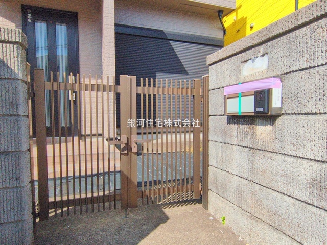 G00382050 神奈川県厚木市上荻野 中古一戸建て 2299万円 土地面積133.03m² (約40.24坪) 建物面積99.37m² (約30.05坪) 間取り４ＬＤＫ 築年月2000年01月(築25年)【外観7】
