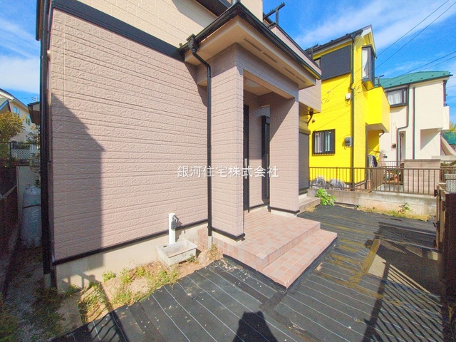 G00382050 神奈川県厚木市上荻野 中古一戸建て 2299万円 土地面積133.03m² (約40.24坪) 建物面積99.37m² (約30.05坪) 間取り４ＬＤＫ 築年月2000年01月(築25年)【外観9】