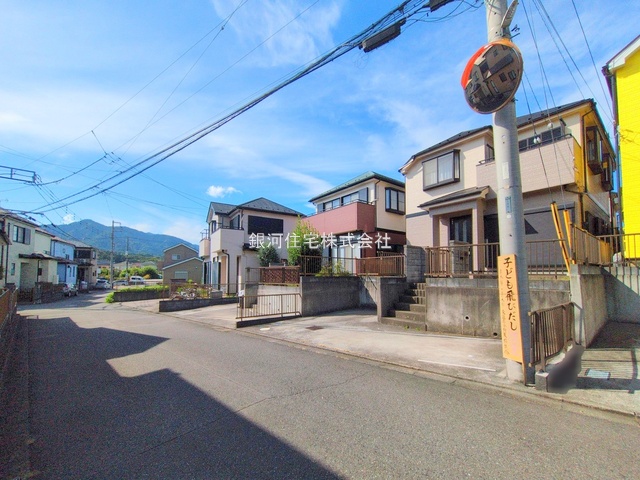 G00382050 神奈川県厚木市上荻野 中古一戸建て 2299万円 土地面積133.03m² (約40.24坪) 建物面積99.37m² (約30.05坪) 間取り４ＬＤＫ 築年月2000年01月(築25年)【外観13】