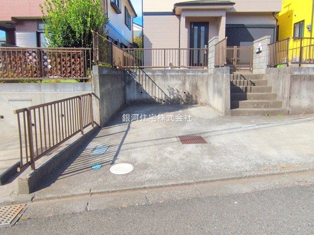 G00382050 神奈川県厚木市上荻野 中古一戸建て 2299万円 土地面積133.03m² (約40.24坪) 建物面積99.37m² (約30.05坪) 間取り４ＬＤＫ 築年月2000年01月(築25年)【外観16】