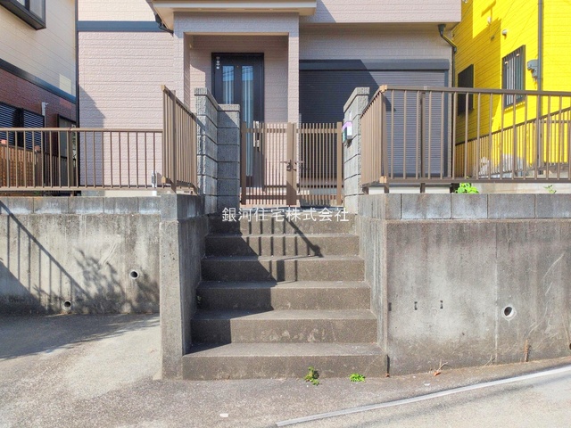 G00382050 神奈川県厚木市上荻野 中古一戸建て 2299万円 土地面積133.03m² (約40.24坪) 建物面積99.37m² (約30.05坪) 間取り４ＬＤＫ 築年月2000年01月(築25年)【外観18】