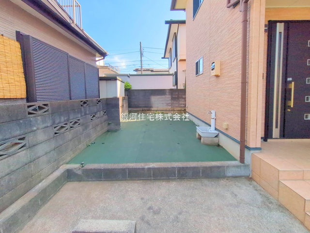 G00382136 神奈川県綾瀬市綾西４丁目 中古一戸建て 3880万円 土地面積156.20m² (約47.25坪) 建物面積118.00m² (約35.69坪) 間取り５ＬＤＫ 築年月2012年06月(築13年)【外観10】