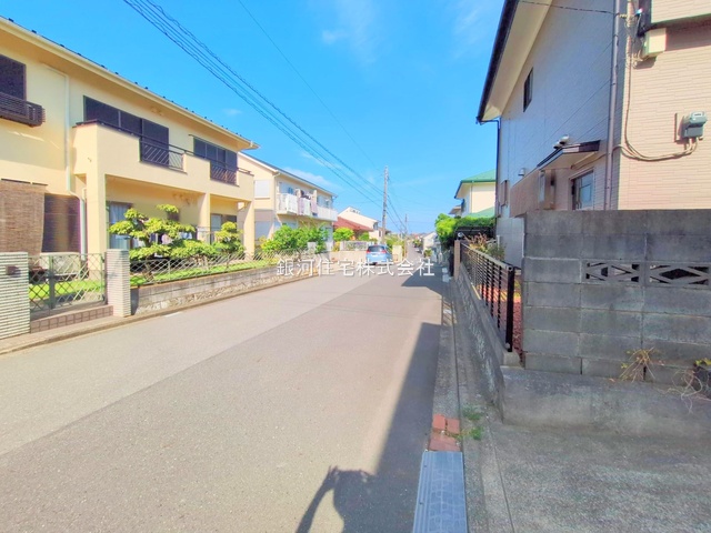 G00382136 神奈川県綾瀬市綾西４丁目 中古一戸建て 3880万円 土地面積156.20m² (約47.25坪) 建物面積118.00m² (約35.69坪) 間取り５ＬＤＫ 築年月2012年06月(築13年)【外観11】