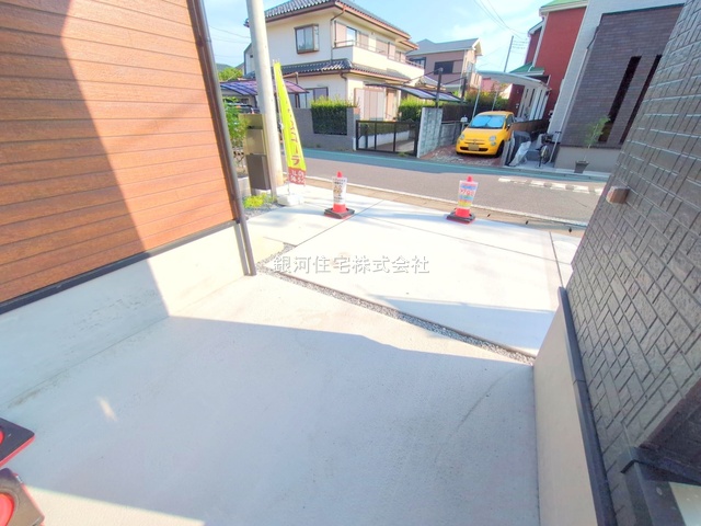 G00382144 埼玉県北本市本宿６丁目 新築一戸建て 2798万円 土地面積116.59m² (約35.26坪) 建物面積99.78m² (約30.18坪) 間取り３ＬＤＫ 築年月2025年09月(築１年以内)【外観5】