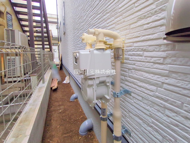 G00382162 東京都国立市青柳１丁目 新築一戸建て 5480万円 土地面積81.01m² (約24.50坪) 建物面積93.56m² (約28.30坪) 間取り３ＬＤＫ 築年月2025年10月(築１年以内)【外観4】