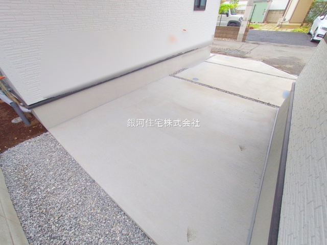 G00382162 東京都国立市青柳１丁目 新築一戸建て 5480万円 土地面積81.01m² (約24.50坪) 建物面積93.56m² (約28.30坪) 間取り３ＬＤＫ 築年月2025年10月(築１年以内)【外観7】