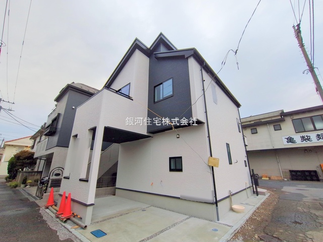 G00382162 東京都国立市青柳１丁目 新築一戸建て 5480万円 土地面積81.01m² (約24.50坪) 建物面積93.56m² (約28.30坪) 間取り３ＬＤＫ 築年月2025年10月(築１年以内)【外観10】