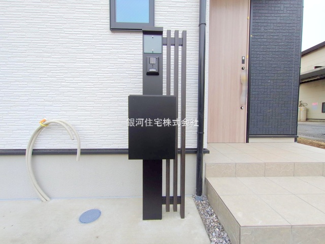 G00382162 東京都国立市青柳１丁目 新築一戸建て 5480万円 土地面積81.01m² (約24.50坪) 建物面積93.56m² (約28.30坪) 間取り３ＬＤＫ 築年月2025年10月(築１年以内)【外観17】