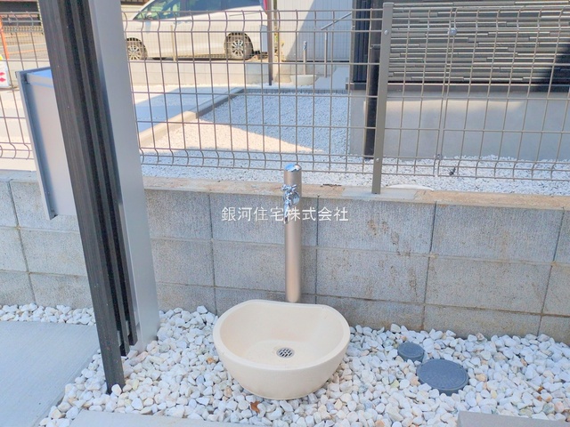 G00382164 神奈川県小田原市堀之内 新築一戸建て 2480万円 土地面積142.33m² (約43.05坪) 建物面積100.19m² (約30.30坪) 間取り４ＬＤＫ 築年月2025年07月(築１年以内)【外観8】