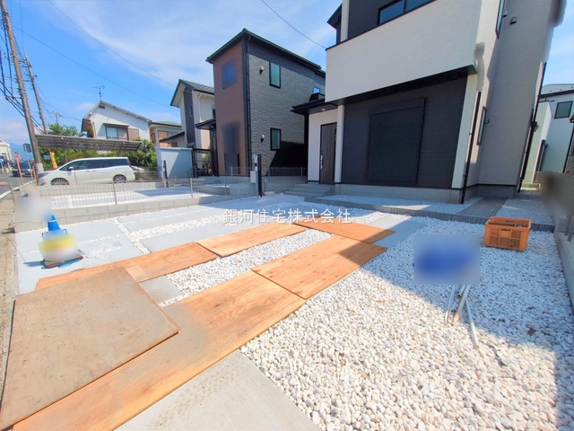 G00382164 神奈川県小田原市堀之内 新築一戸建て 2480万円 土地面積142.33m² (約43.05坪) 建物面積100.19m² (約30.30坪) 間取り４ＬＤＫ 築年月2025年07月(築１年以内)【外観18】