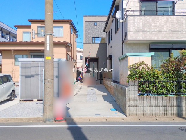 G00382187 埼玉県川口市南鳩ヶ谷５丁目 新築一戸建て 4480万円 土地面積130.26m² (約39.40坪) 建物面積104.54m² (約31.62坪) 間取り３ＳＬＤＫ 築年月2025年11月(築１年以内)【外観2】