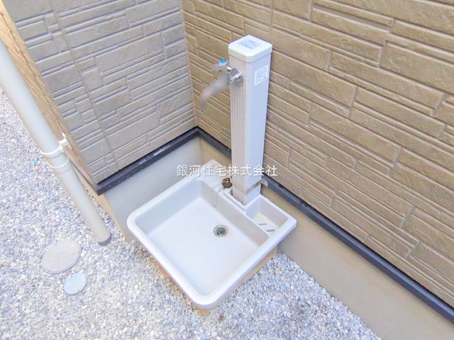 G00382187 埼玉県川口市南鳩ヶ谷５丁目 新築一戸建て 4480万円 土地面積130.26m² (約39.40坪) 建物面積104.54m² (約31.62坪) 間取り３ＳＬＤＫ 築年月2025年11月(築１年以内)【外観4】