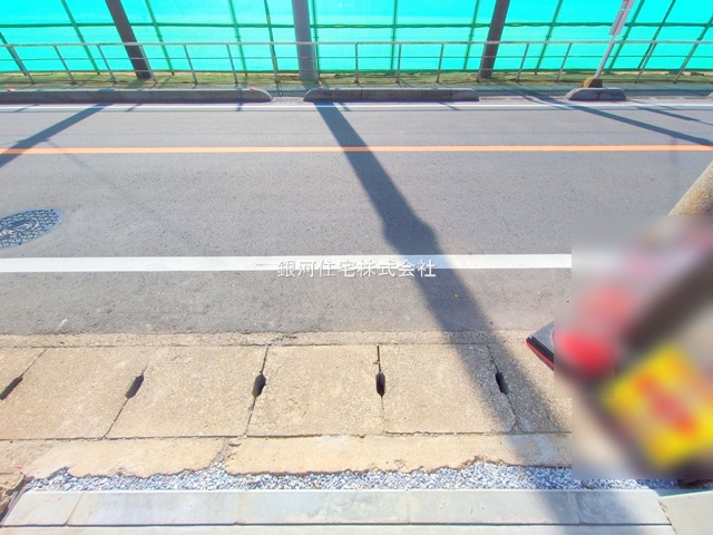 G00382187 埼玉県川口市南鳩ヶ谷５丁目 新築一戸建て 4480万円 土地面積130.26m² (約39.40坪) 建物面積104.54m² (約31.62坪) 間取り３ＳＬＤＫ 築年月2025年11月(築１年以内)【外観18】