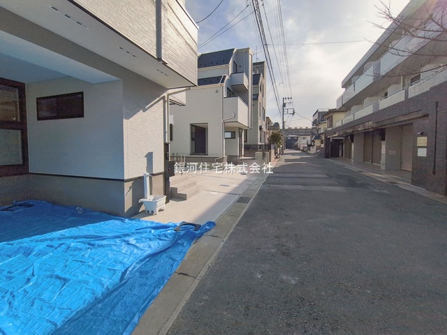 G00382209 千葉県市川市福栄１丁目 新築一戸建て 6180万円 土地面積62.53m² (約18.91坪) 建物面積101.37m² (約30.66坪) 築年月2025年12月(築１年以内)【外観16】