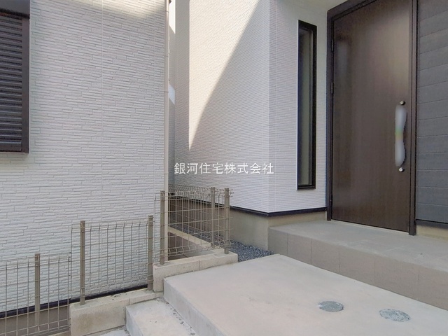 G00382211 千葉県市川市福栄１丁目 新築一戸建て 5880万円 土地面積75.14m² (約22.72坪) 建物面積100.19m² (約30.30坪) 築年月2025年12月(築１年以内)【外観4】