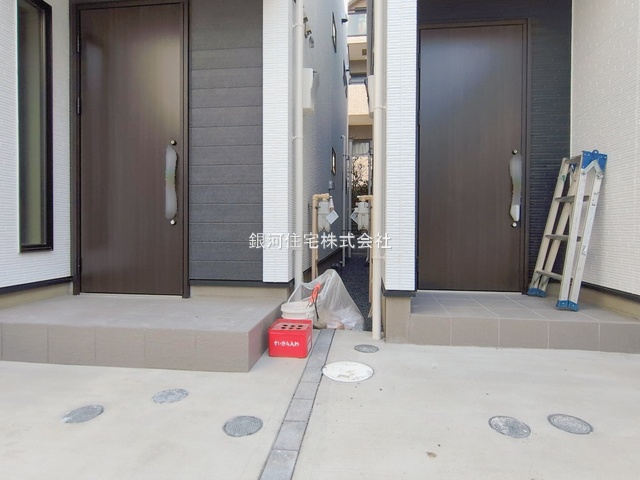 G00382211 千葉県市川市福栄１丁目 新築一戸建て 5880万円 土地面積75.14m² (約22.72坪) 建物面積100.19m² (約30.30坪) 築年月2025年12月(築１年以内)【外観7】