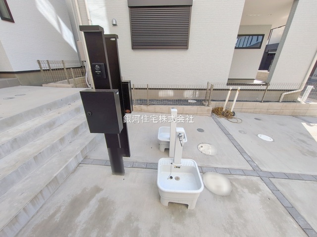 G00382211 千葉県市川市福栄１丁目 新築一戸建て 5880万円 土地面積75.14m² (約22.72坪) 建物面積100.19m² (約30.30坪) 築年月2025年12月(築１年以内)【外観11】