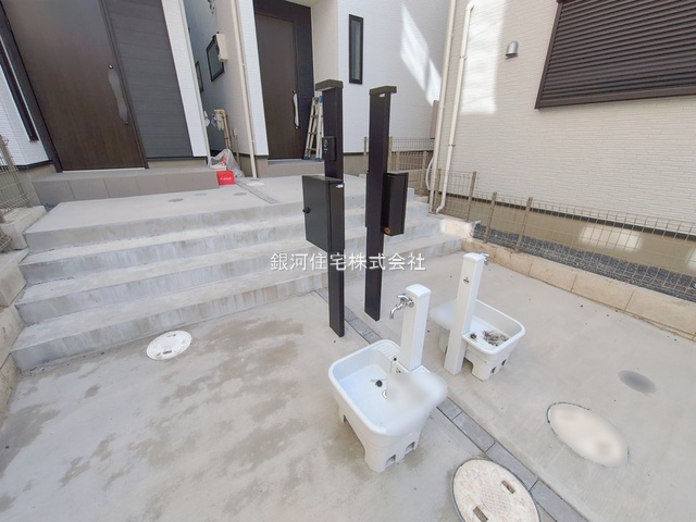 G00382211 千葉県市川市福栄１丁目 新築一戸建て 5880万円 土地面積75.14m² (約22.72坪) 建物面積100.19m² (約30.30坪) 築年月2025年12月(築１年以内)【外観12】