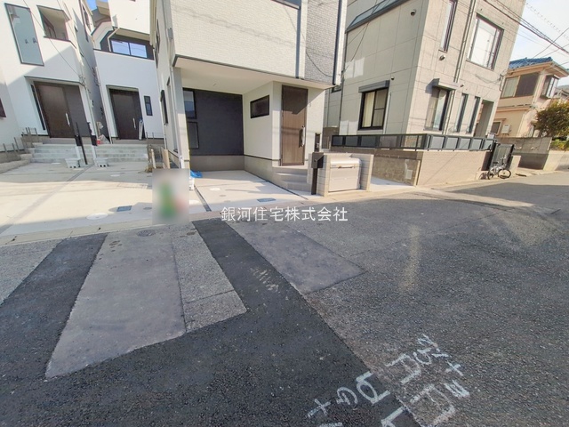 G00382212 千葉県市川市福栄１丁目 新築一戸建て 5980万円 土地面積59.95m² (約18.13坪) 建物面積97.96m² (約29.63坪) 築年月2025年12月(築１年以内)【外観7】