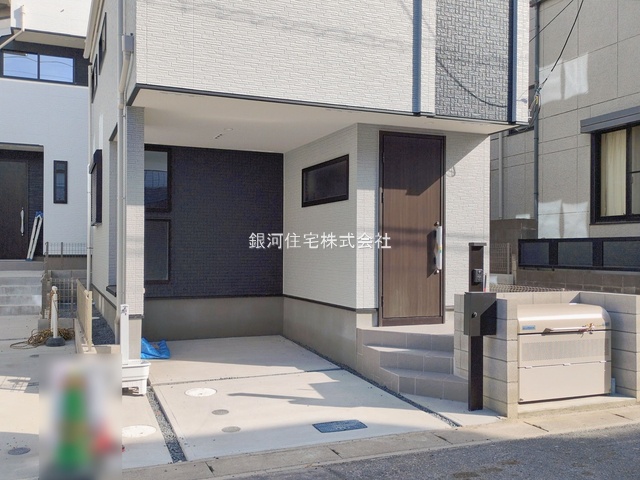 G00382212 千葉県市川市福栄１丁目 新築一戸建て 5980万円 土地面積59.95m² (約18.13坪) 建物面積97.96m² (約29.63坪) 築年月2025年12月(築１年以内)【外観9】