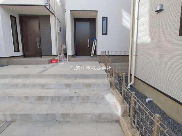 G00382213 千葉県市川市福栄１丁目 新築一戸建て 5680万円 土地面積77.06m² (約23.31坪) 建物面積96.05m² (約29.05坪) 築年月2025年12月(築１年以内)【外観5】