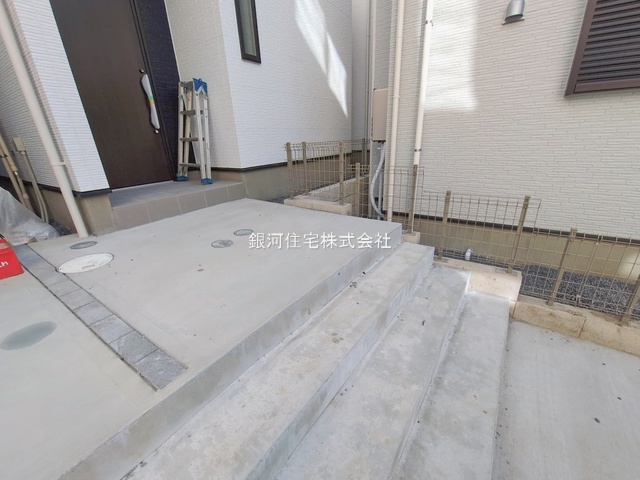 G00382213 千葉県市川市福栄１丁目 新築一戸建て 5680万円 土地面積77.06m² (約23.31坪) 建物面積96.05m² (約29.05坪) 築年月2025年12月(築１年以内)【外観6】