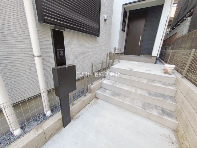 G00382214 千葉県市川市福栄１丁目 新築一戸建て 5680万円 土地面積76.78m² (約23.22坪) 建物面積93.71m² (約28.34坪) 築年月2025年12月(築１年以内)【外観7】