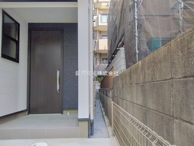 G00382214 千葉県市川市福栄１丁目 新築一戸建て 5680万円 土地面積76.78m² (約23.22坪) 建物面積93.71m² (約28.34坪) 築年月2025年12月(築１年以内)【外観8】