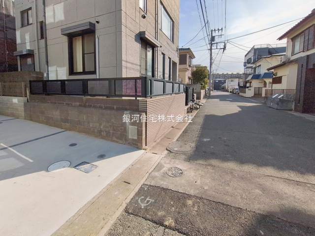 G00382214 千葉県市川市福栄１丁目 新築一戸建て 5680万円 土地面積76.78m² (約23.22坪) 建物面積93.71m² (約28.34坪) 築年月2025年12月(築１年以内)【外観16】