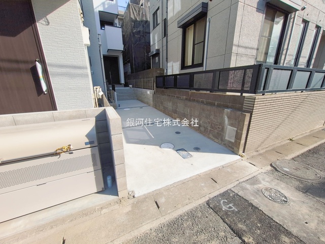 G00382214 千葉県市川市福栄１丁目 新築一戸建て 5680万円 土地面積76.78m² (約23.22坪) 建物面積93.71m² (約28.34坪) 築年月2025年12月(築１年以内)【外観17】