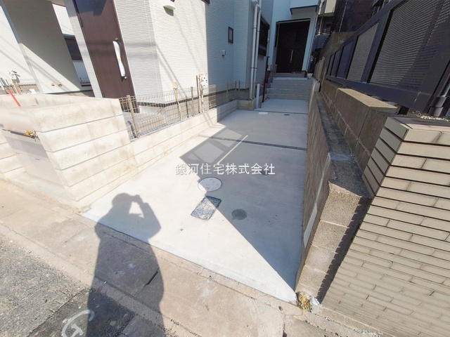 G00382214 千葉県市川市福栄１丁目 新築一戸建て 5680万円 土地面積76.78m² (約23.22坪) 建物面積93.71m² (約28.34坪) 築年月2025年12月(築１年以内)【外観18】