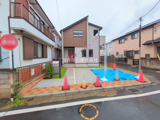 G00382241 東京都小平市大沼町４丁目 新築一戸建て 5330万円 土地面積146.69m² (約44.37坪) 建物面積103.98m² (約31.45坪) 間取り４ＬＤＫ 築年月2025年09月(築１年以内)【外観2】