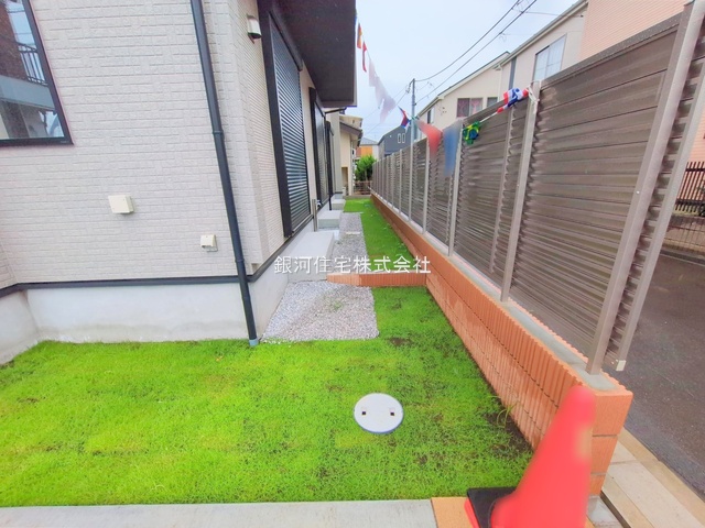 G00382241 東京都小平市大沼町４丁目 新築一戸建て 5330万円 土地面積146.69m² (約44.37坪) 建物面積103.98m² (約31.45坪) 間取り４ＬＤＫ 築年月2025年09月(築１年以内)【外観5】