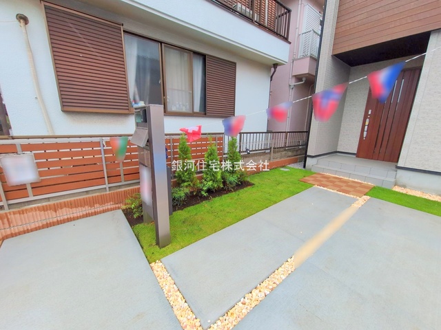 G00382241 東京都小平市大沼町４丁目 新築一戸建て 5330万円 土地面積146.69m² (約44.37坪) 建物面積103.98m² (約31.45坪) 間取り４ＬＤＫ 築年月2025年09月(築１年以内)【外観7】