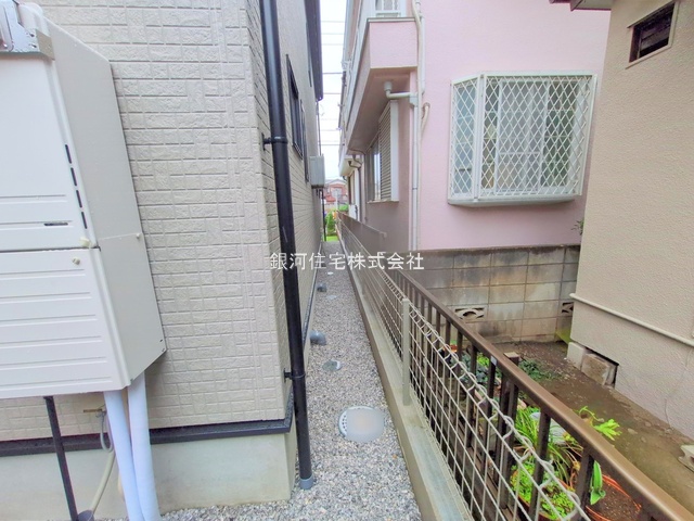 G00382241 東京都小平市大沼町４丁目 新築一戸建て 5330万円 土地面積146.69m² (約44.37坪) 建物面積103.98m² (約31.45坪) 間取り４ＬＤＫ 築年月2025年09月(築１年以内)【外観14】