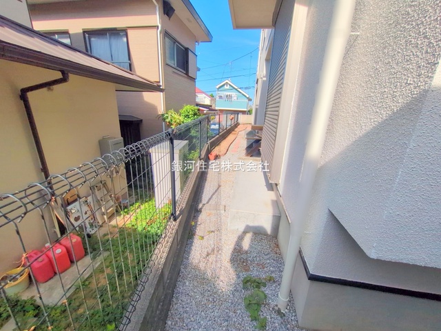 G00382309 神奈川県川崎市宮前区犬蔵１丁目 中古一戸建て 5390万円 土地面積143.55m² (約43.42坪) 建物面積106.19m² (約32.12坪) 間取り４ＬＤＫ 築年月2004年11月(築21年)【外観11】