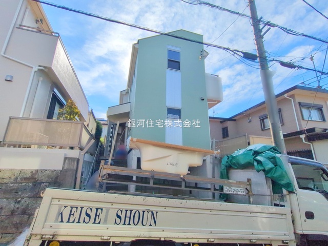 G00382309 神奈川県川崎市宮前区犬蔵１丁目 中古一戸建て 5390万円 土地面積143.55m² (約43.42坪) 建物面積106.19m² (約32.12坪) 間取り４ＬＤＫ 築年月2004年11月(築21年)【外観13】