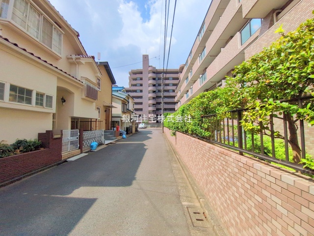 G00382590 東京都小平市花小金井７丁目 中古マンション 3899万円 専有面積70.76m² (約21.40坪) 間取り３ＬＤＫ 所在階3階 築年月1989年08月(築36年)【外観8】