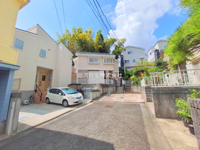 G00382866 神奈川県大和市下鶴間 中古一戸建て 3180万円 土地面積146.37m² (約44.27坪) 建物面積94.36m² (約28.54坪) 間取り４ＬＤＫ 築年月1995年02月(築30年)【外観3】